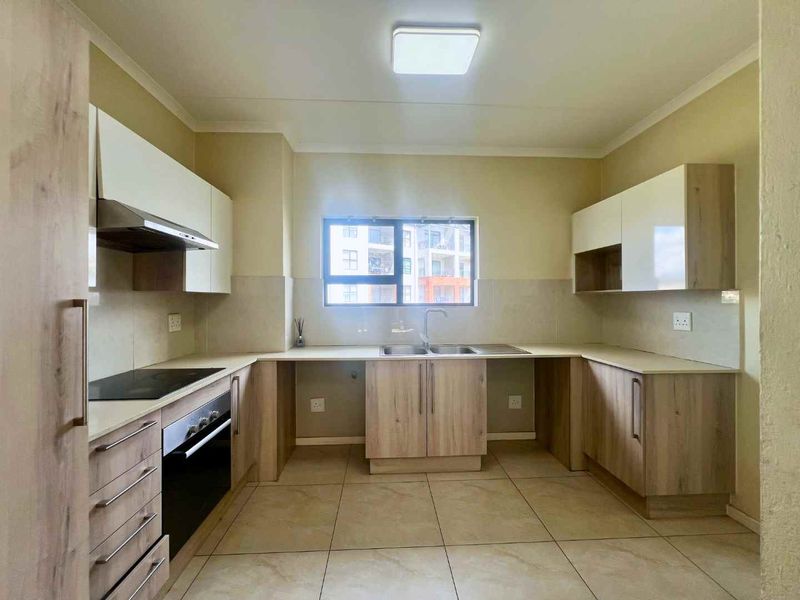 Live Large: 116m2 Apartment with Modern Touches & Family Perks! - Photo 5
