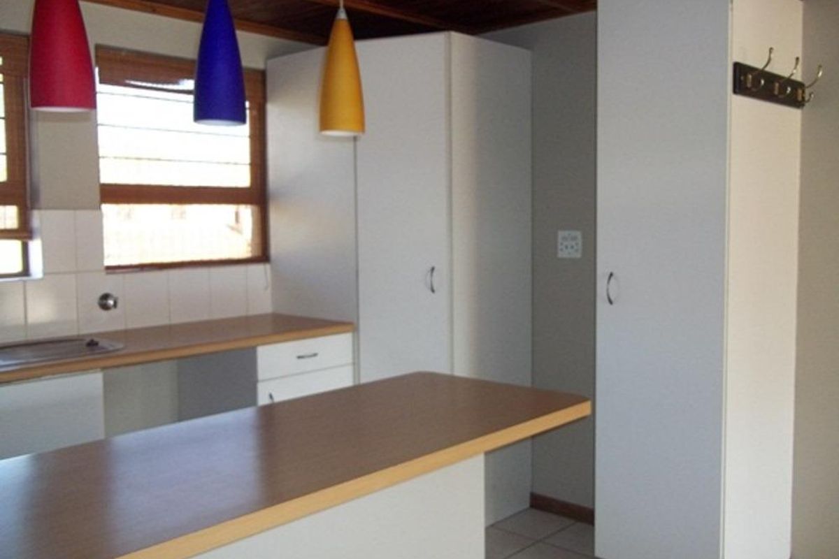 Modern 2 Bedroom, 1 Bathroom Apartment for Sale in Sunninghill - Photo 3