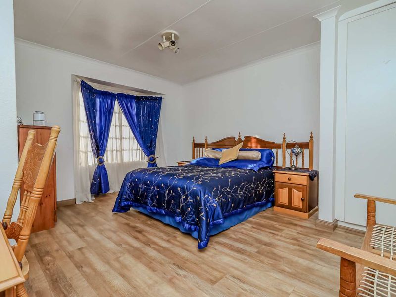 Charming 3-Bedroom Cluster Home in a Safe, Peaceful Complex - Photo 8