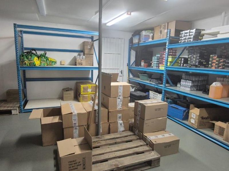 3 Seperate living units on 1 property - Photo 3