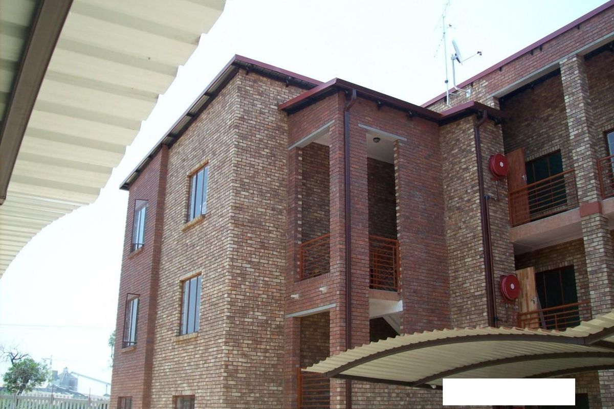 2 BEDROOM FLAT TO RENT IN CAPITAL PARK - Photo 2