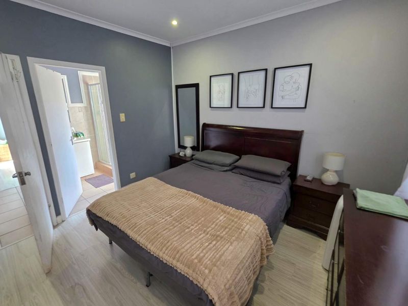 2 Bedroom, 2 Bathroom Simplex FOR SALE in Aintree Lane! - Photo 8