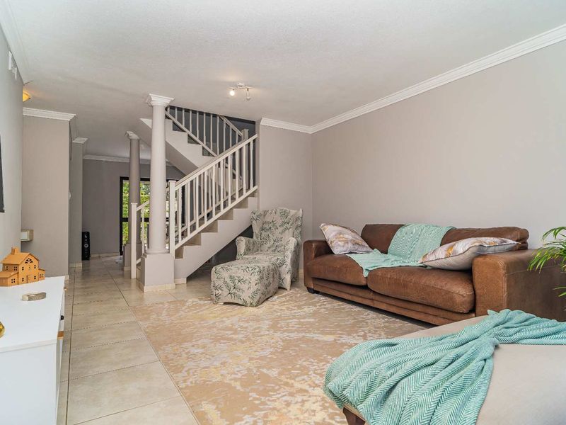 Modern 2 bedroom duplex for sale in Umhlanga Manors - Pet Friendly - Photo 6