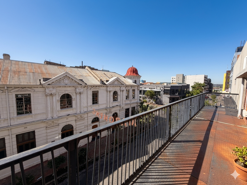 Modern Studio Apartment in the Heart of Maboneng – Ideal for First-Time Buyers or Investors - Photo 9