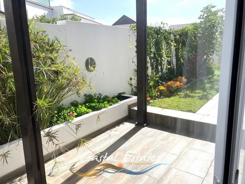 Stunning 3-Bedroom Townhouse with Breathtaking Sea Views - Photo 10