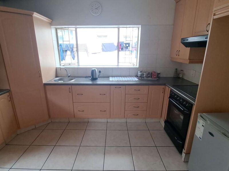 VERSATILE PROPERTY WITH OFFICE, RESIDENTIAL & INCOME POTENTIAL - Photo 6
