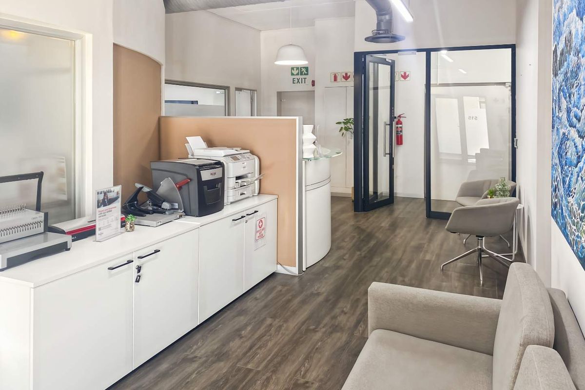 Access professional coworking space in Regus The Foundry. - Photo 5