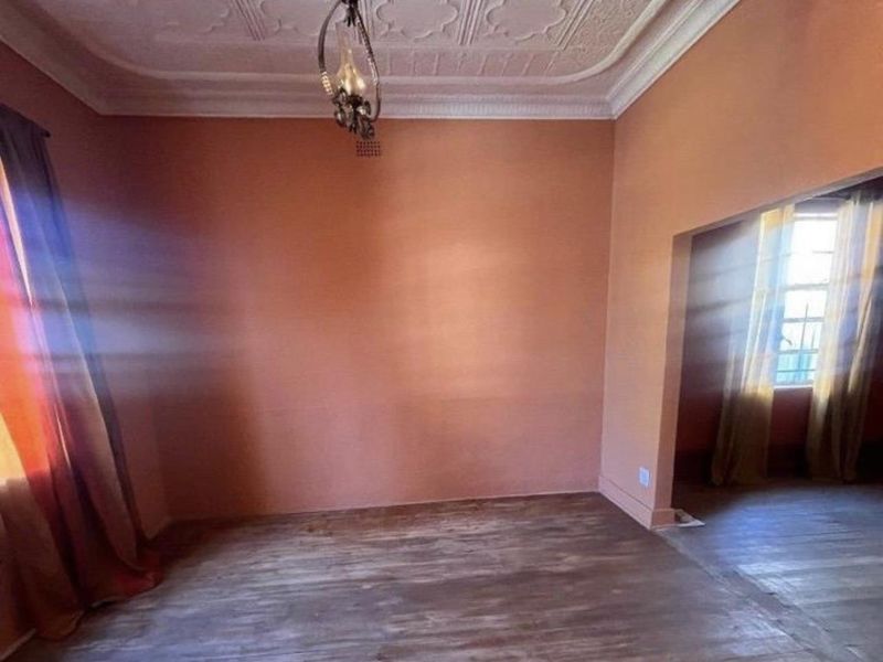 6-Bedroom Semi-Detached Home for Sale – Bezuidenhout Valley, Johannesburg Prime Location | Dual-Living | Investment Potential - Photo 5