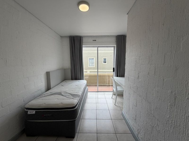 Semi-Furnished Two-Bedroom Rental Close to Stellenbosch University - Photo 9