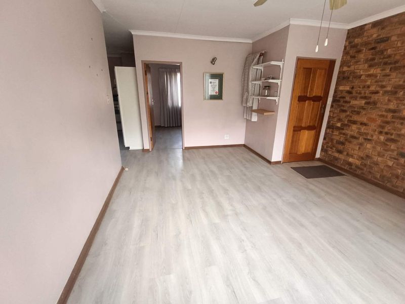 First Floor Unit For Sale in Wierda Park! - Photo 7
