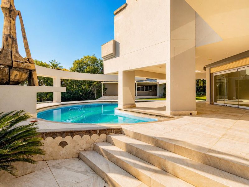 Exquisite Architectural Home with Seamless Indoor-Outdoor Living - Photo 3