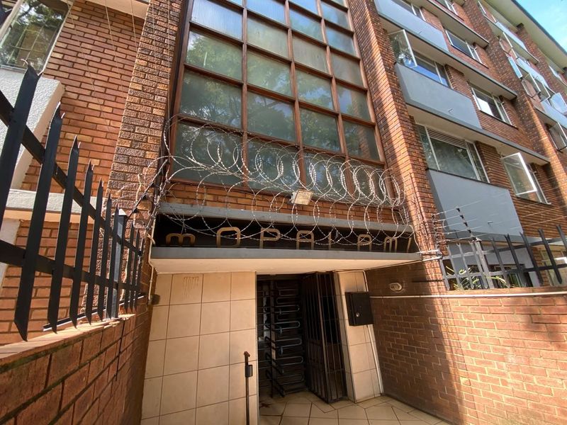 Spacious Apartment in Pretoria Central - Photo 1