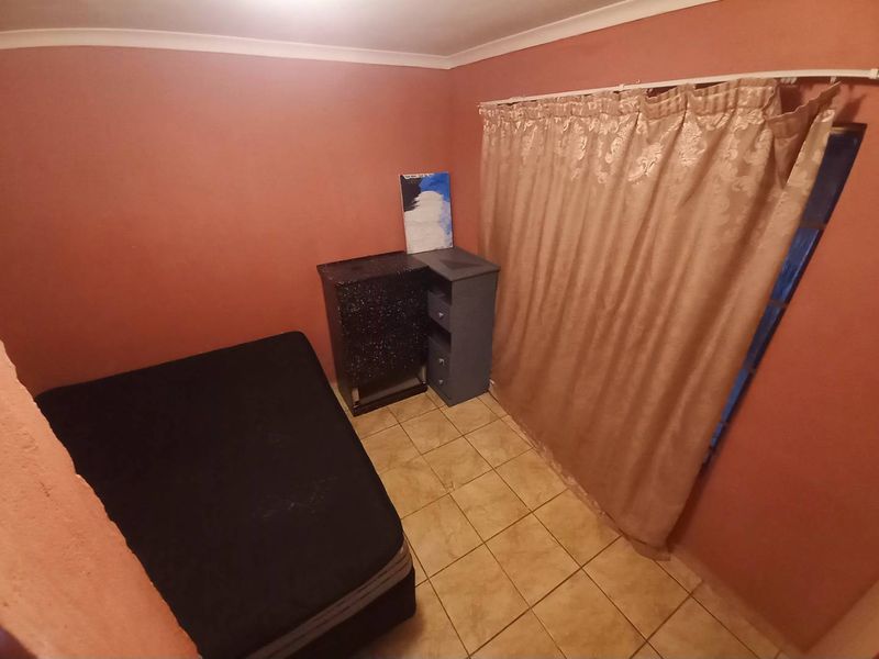 Three bedrooms house for sale in Atteridgeville - Photo 10