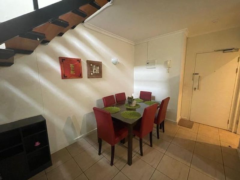 2 Beds Duplex furnished apartment with 1 basement park, 2 balconies with views - Photo 6