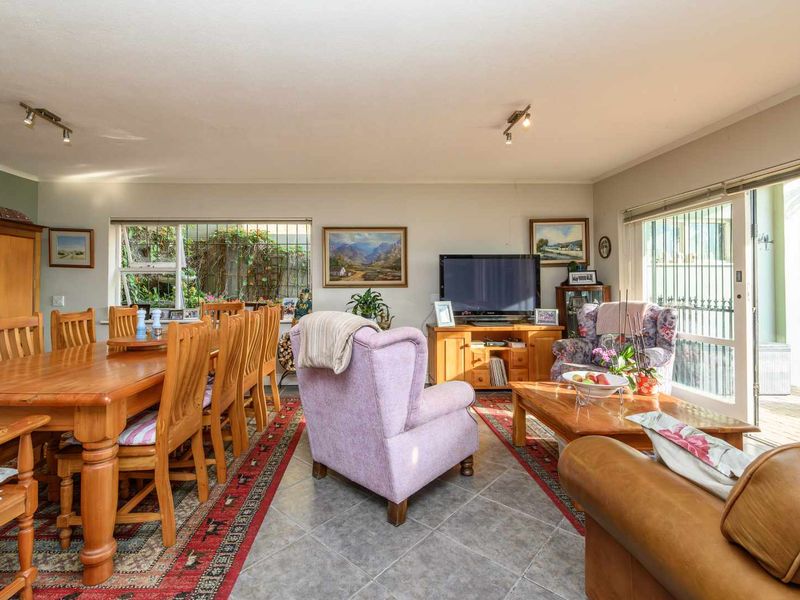New Release - Immaculate Family Home with Bay Views in Richmond Hill - Photo 7