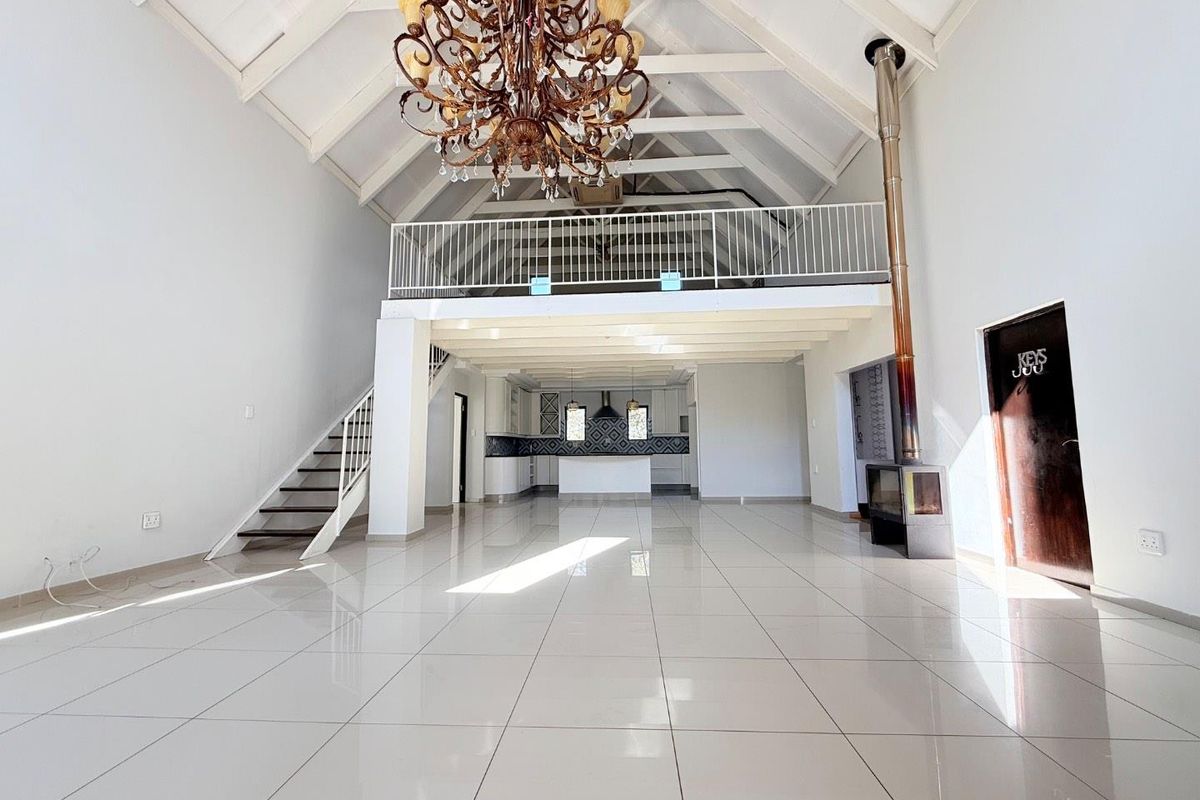 Experience Luxury: Beautiful Home with Pool & Loft! - Photo 5