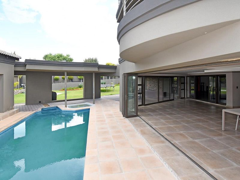 5 Bedroom Luxury Home for Sale in Blue Valley Golf Estate - Photo 3