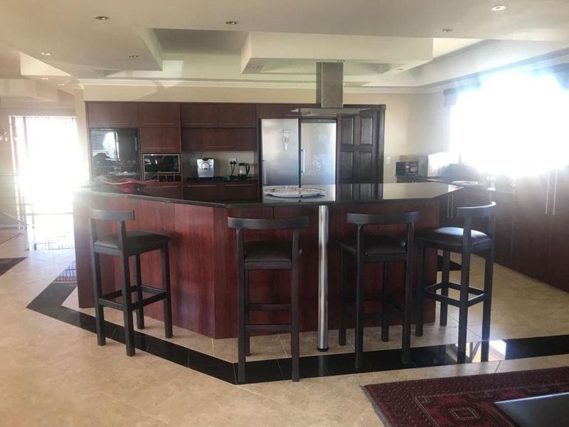 TO LET- FULLY FURNISHED 4 BEDROOM HOUSE IN VOGELSTRAND SWAKOPMUND, NAMIBIA - Photo 7