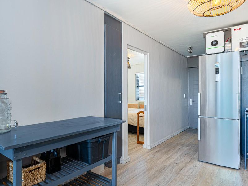 Breathtaking views from this magnificent 2 bed Apartment. - Photo 9