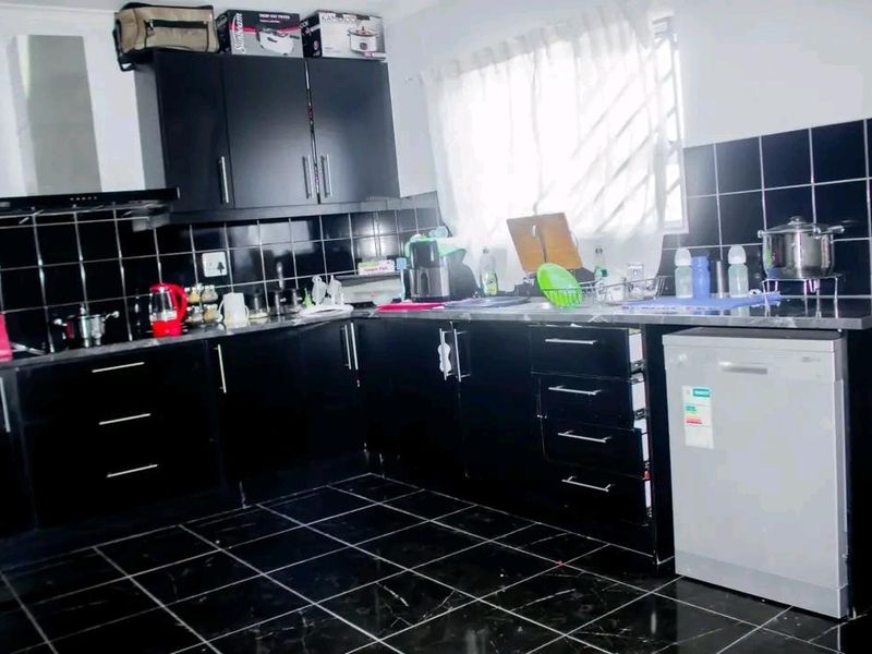 Beautiful Modern House for Sale in Oshakati Ehenye Price: N$ 1,240,000.00  (Exclusive costs) - Photo 7