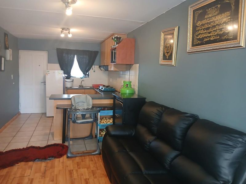 2 Bedroom Apartment for sale in Bellville - Photo 5