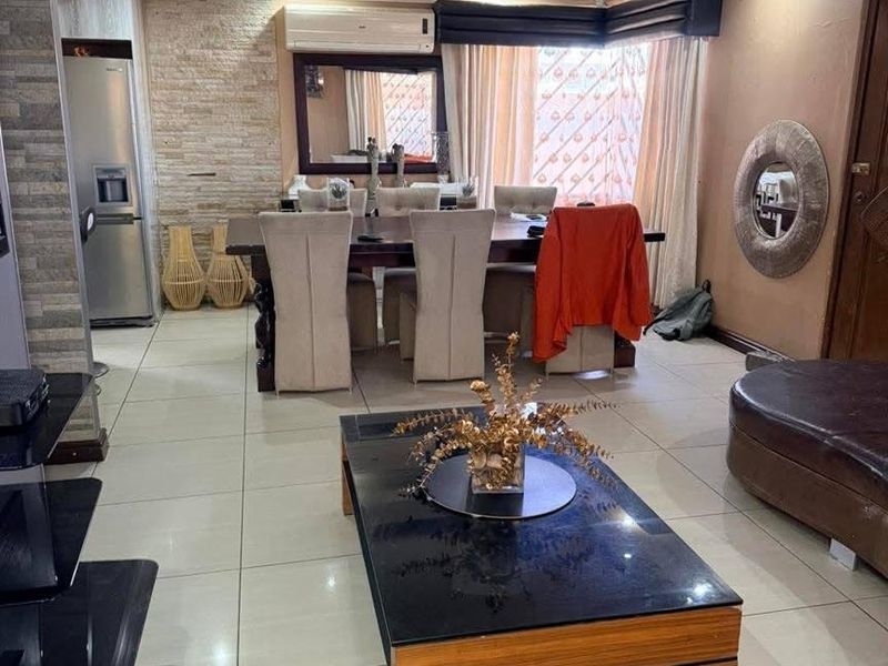 House For Sale In Cimbebasia - Photo 10