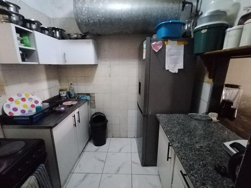 1 bedroom Apartment with Versatile Layout - Photo 6