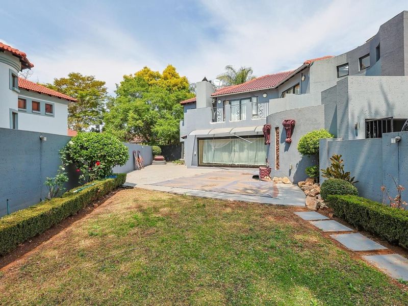 4 Bedroom 3.5 Bathroom For Sale , - Photo 2