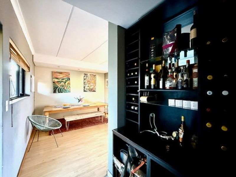 Discover Urban Elegance: New York-Style Loft Apartment in Atholl - Photo 2