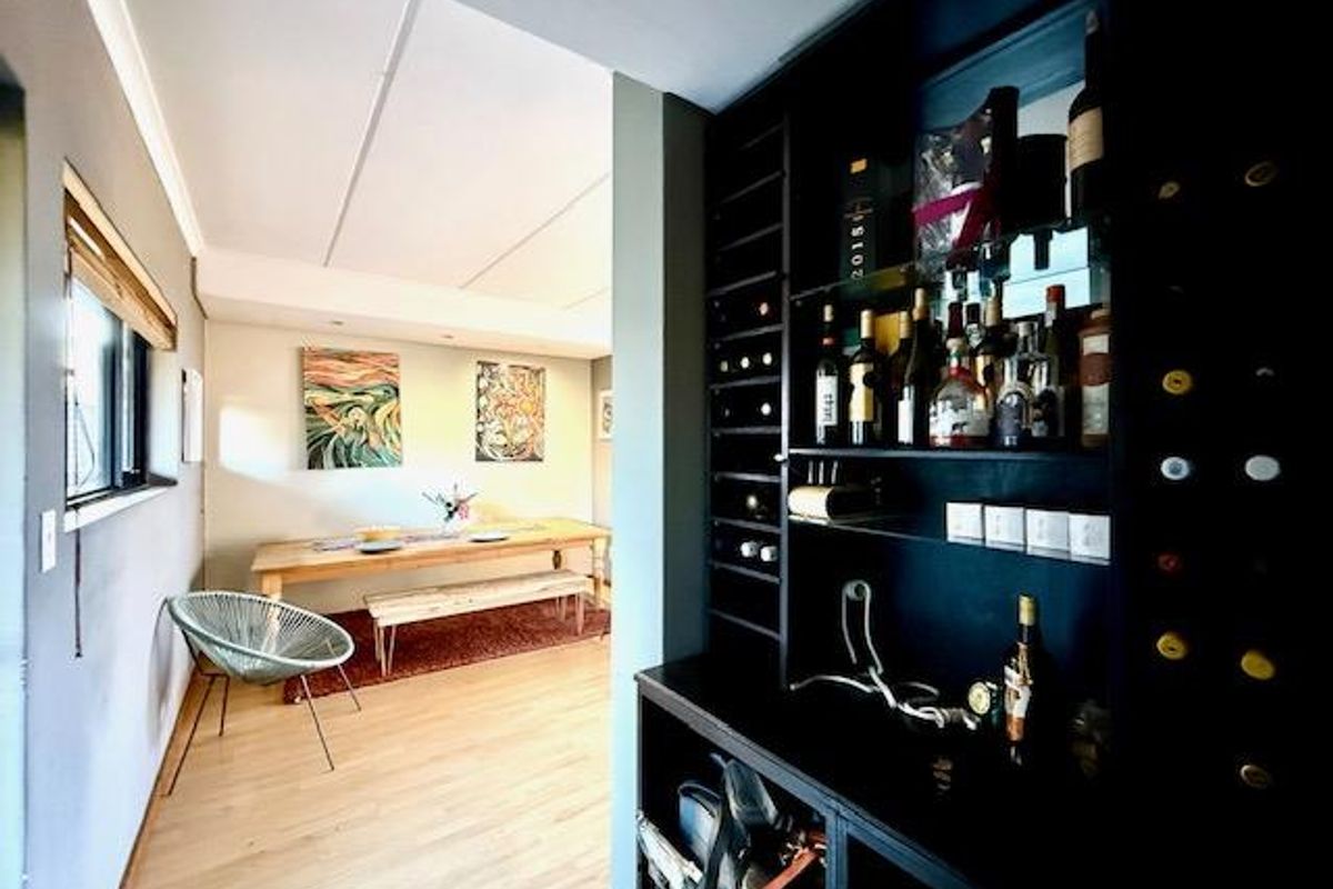 Discover Urban Elegance: New York-Style Loft Apartment in Atholl - Photo 2
