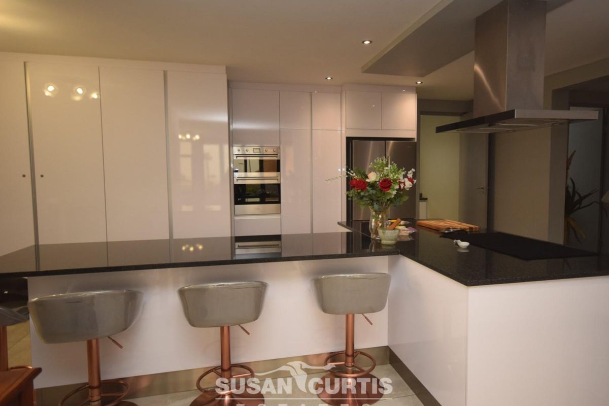 UPSCALE LIVING -  HOUSE FOR SALE IN VINETA - Photo 4