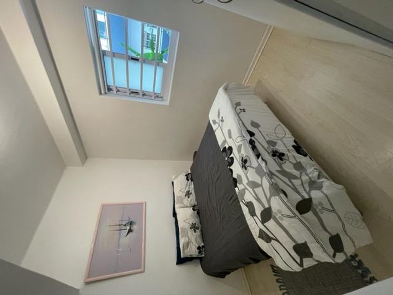 Comfortably furnished 2 Bed apartment with parking, small balcony - Photo 6