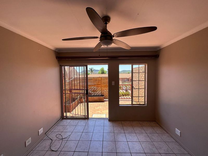 Stunning 2 Bedroom top unit in Faerie Glen for Sale - Photo 5