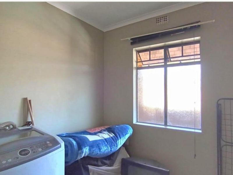 Charming 2-Bedroom Apartment - Photo 10