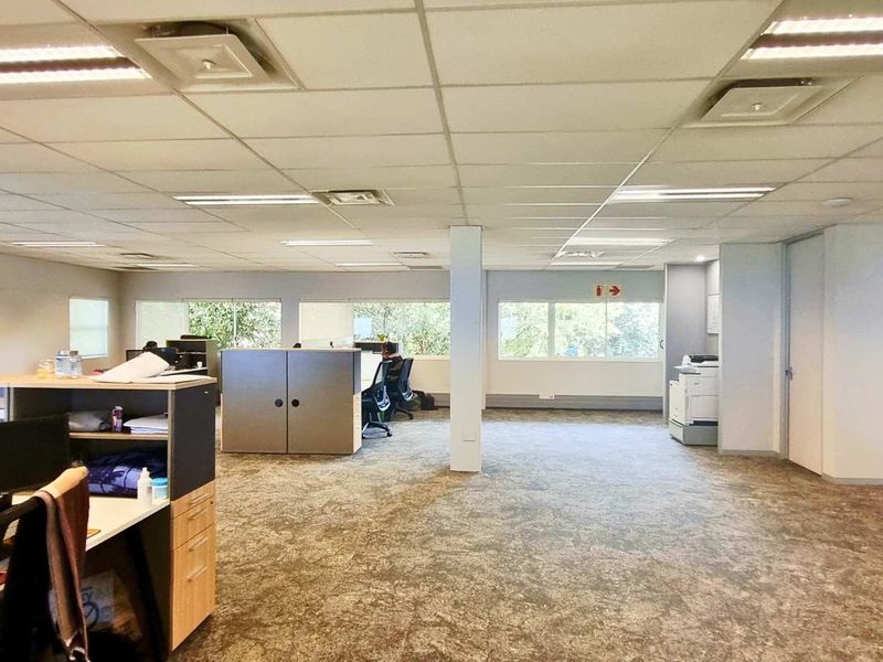 Office to Let | First-Floor Suite | La Lucia Ridge | ±305.94 m2 | R195/m2 (Gross, ex VAT) - Photo 7
