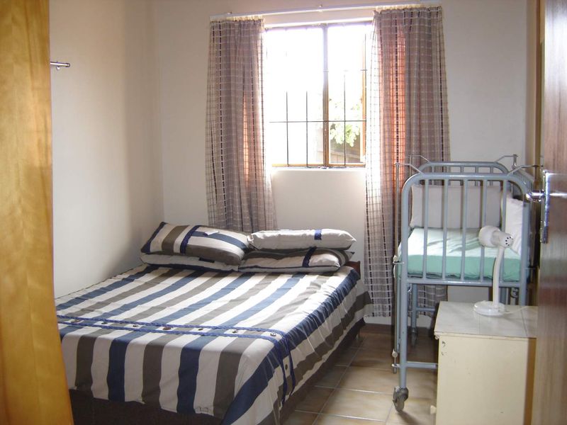 Hentiesbay - 8 bedroom House for Sale - Photo 4