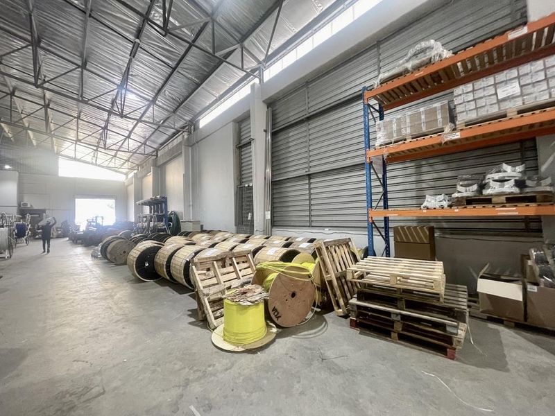 Hendra - Large 1,671m2 Warehouse To Let – Riverhorse Valley - Photo 8