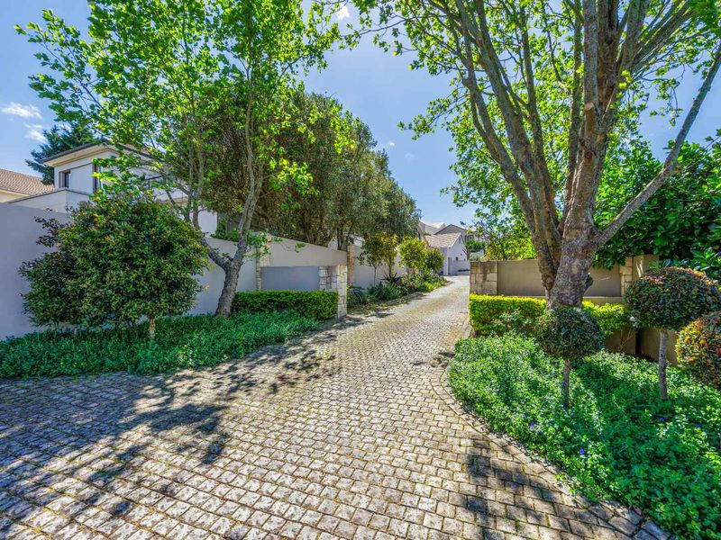 Modern 4-Bedroom Family Home with Loft – Kanonberg Lifestyle Estate - Photo 2