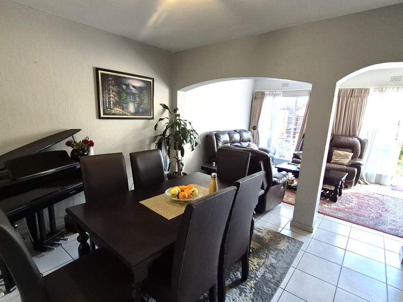 Secure 3-Bedroom Duplex -Close to Ferndale on Republic - Photo 7