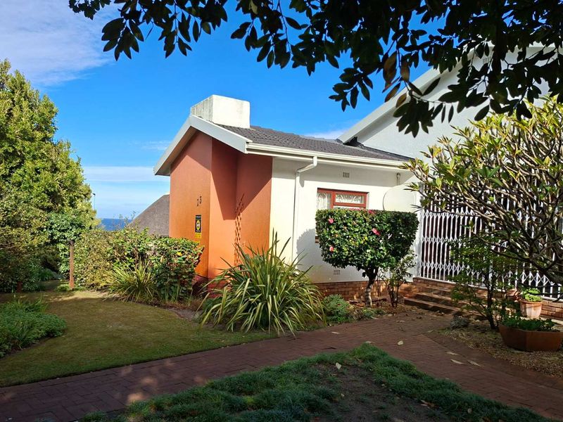 MASSIVE PRICE DROP - EXCELLENTLY POSITIONED HOME ON A DOUBLE STAND!! - Photo 3
