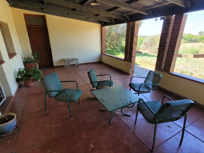 THREE HOUSES. ON BANKS OF RENOSTER RIVER. EXCEPTIONAL  MULTI-PURPOSE SMALL HOLDING. - Photo 7