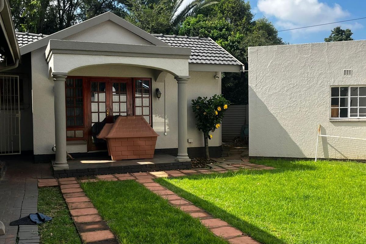 4 Bedroom family Home situated in the sought after area of farrarmere - Photo 4