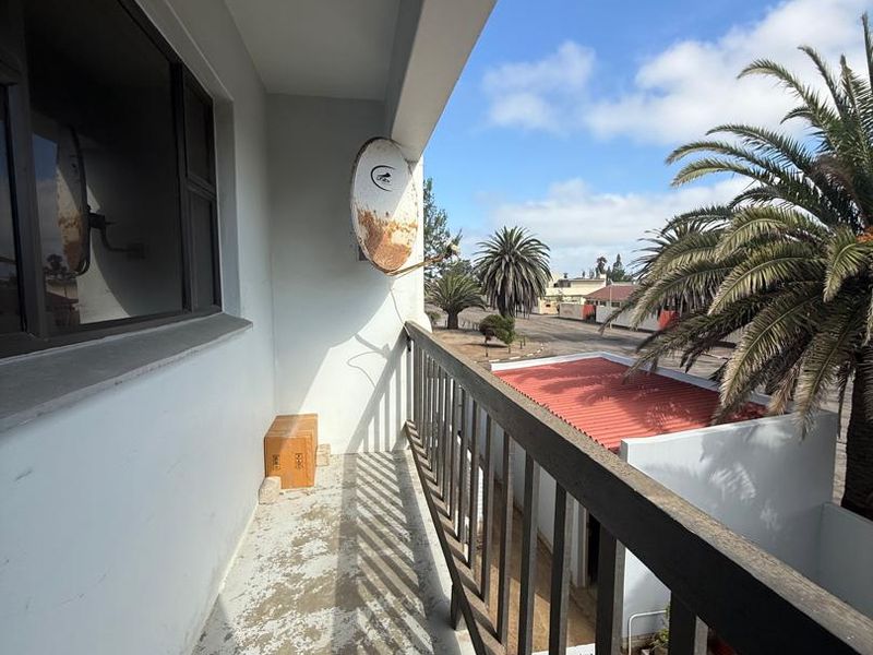 Own the view, own the lifestyle. - Photo 10