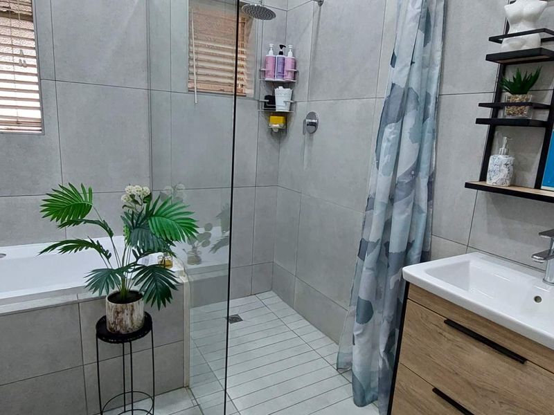 Family entertainer with large flat - Photo 10