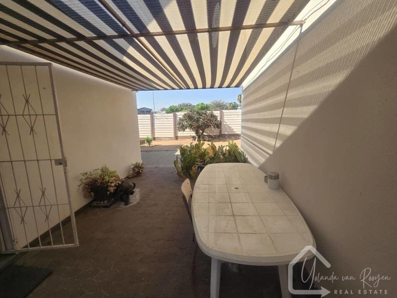 ONE-LEVEL HOME TO RENT - Photo 9