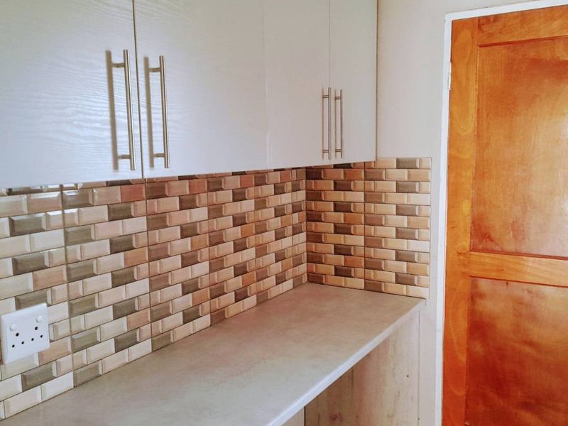 Pet-Friendly 4-Bed Oasis in Symphony Park - Photo 4