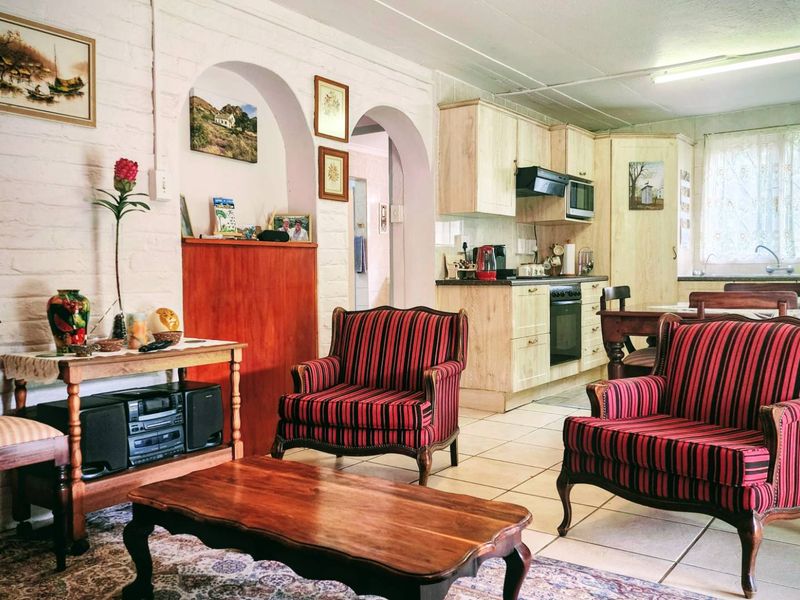 Spacious 3-Storey A-Frame Home with Multi-Unit Potential - Photo 3