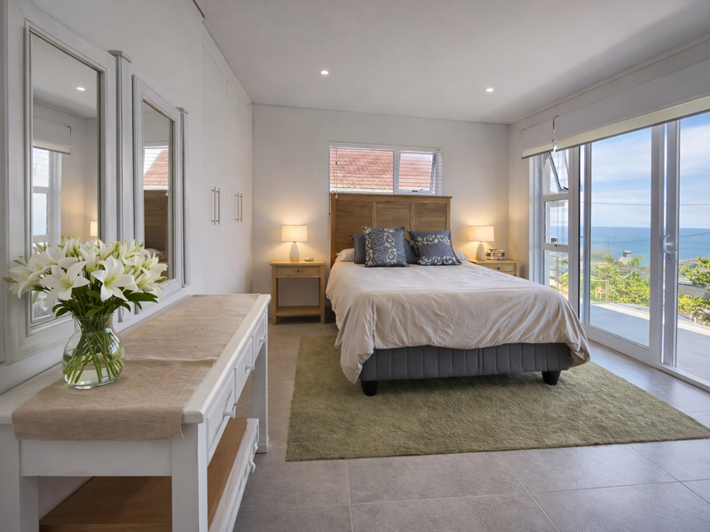 Exquisite Coastal Living: Modern Masterpiece with Panoramic Sea Views - Photo 10