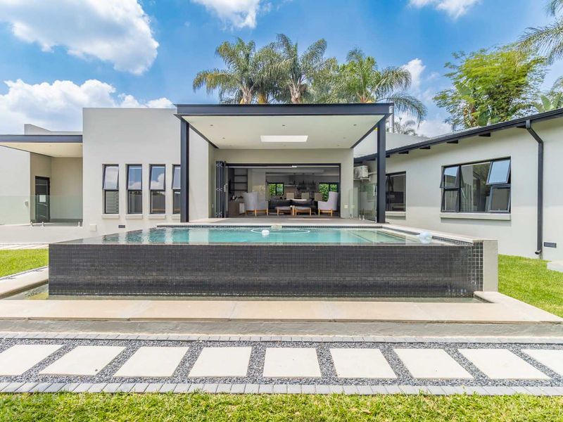 Exceptional, Immaculate, Modern Home for Sale in Hurlingham Manor - Photo 2