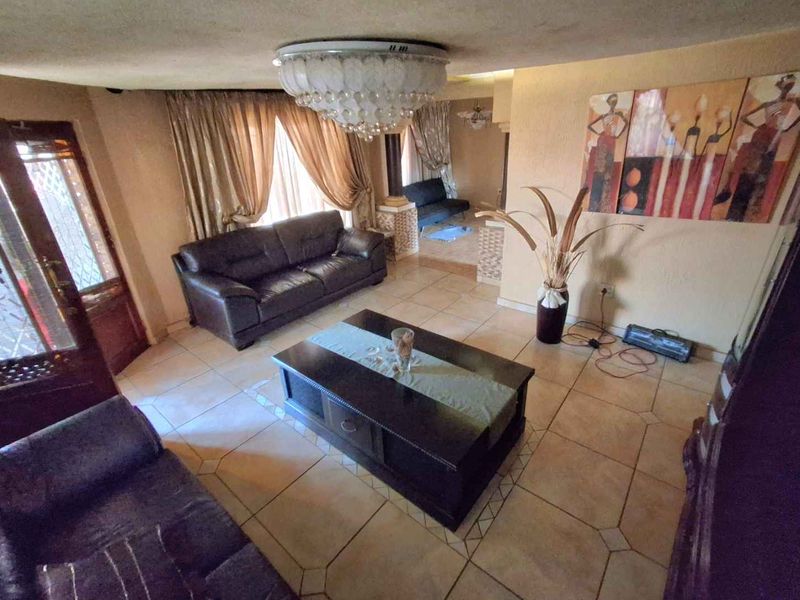 Two Bedrooms house for sale in Atteridgeville - Photo 8